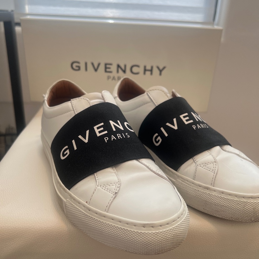 Givenchy “Urban Street” Low-Top Sneakers with Logo Band